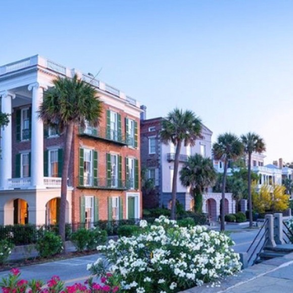 Meet your Posher, Kimberly - Picture 2 of 2